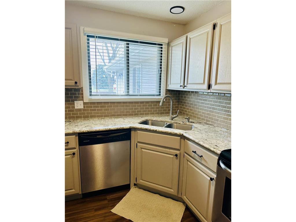 8556 S Pond Trail Champlin MN 55316 7069638 image4
