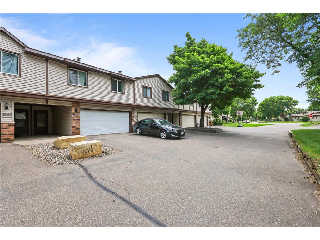 8557 Maplebrook Parkway N Brooklyn Park MN 55445 6742536 image1