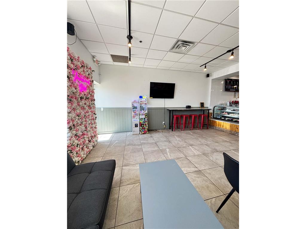 8565 Edinburgh Center Drive Brooklyn Park MN 55443 7058117 image4