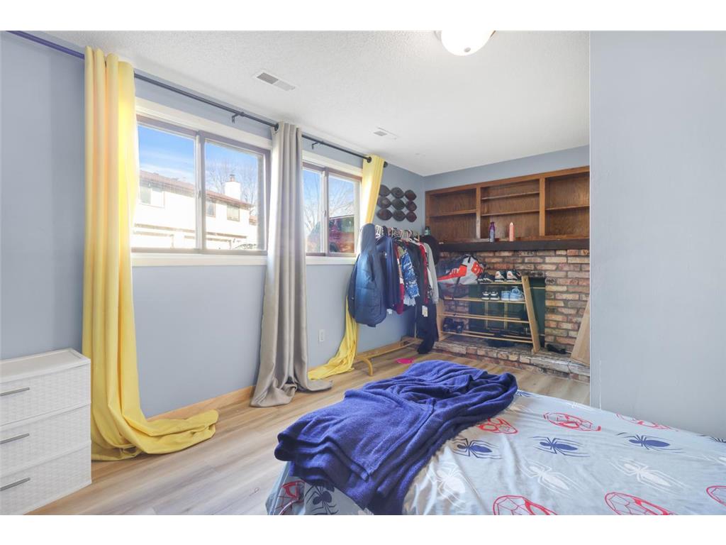 8576 S Maplebrook Circle Brooklyn Park MN 55445 6809283 image14