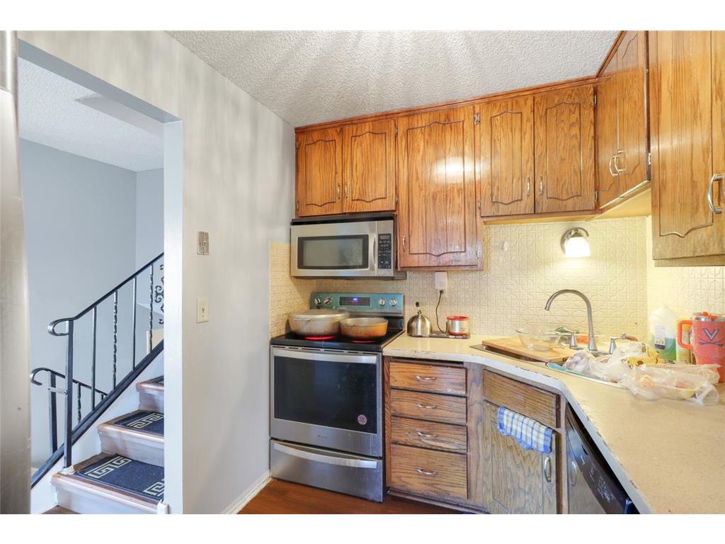 8576 S Maplebrook Circle Brooklyn Park MN 55445 6809283 image3