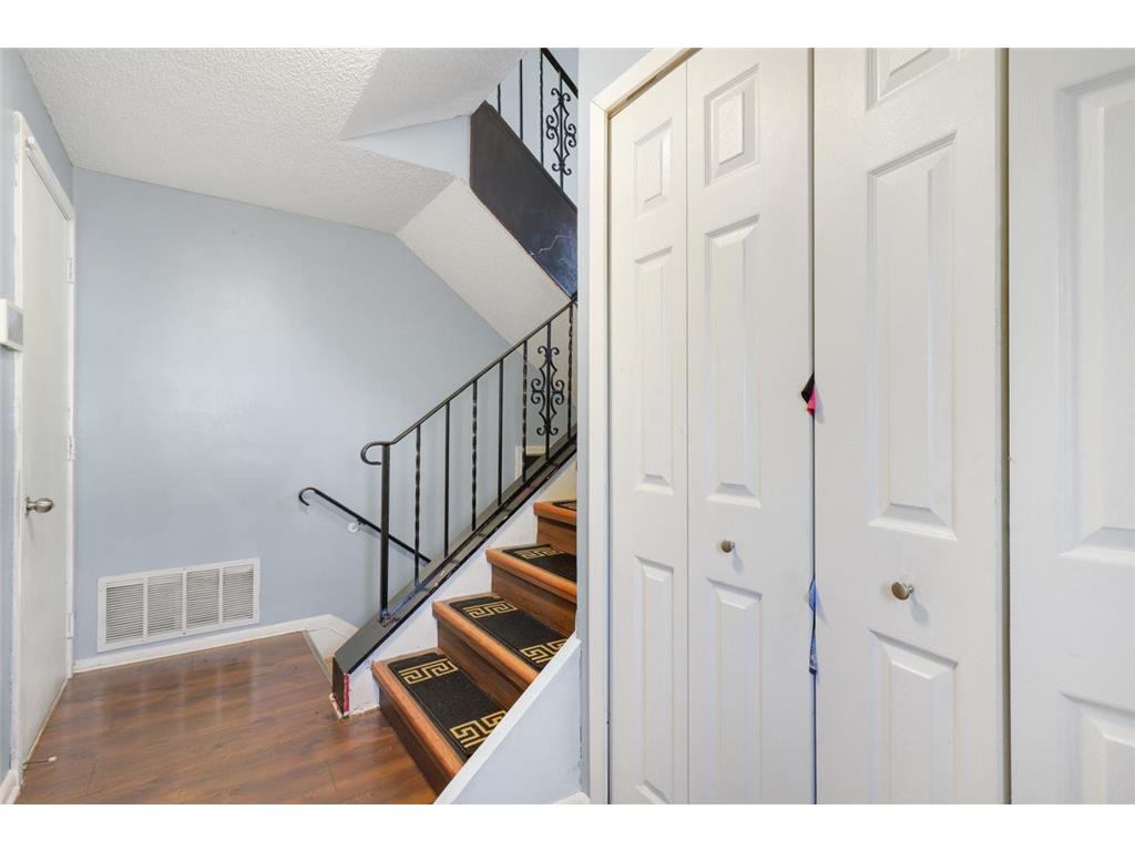 8576 S Maplebrook Circle Brooklyn Park MN 55445 6809283 image5