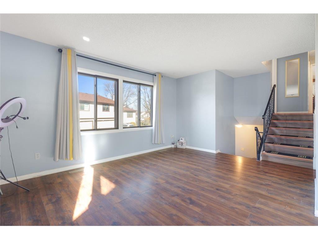 8576 S Maplebrook Circle Brooklyn Park MN 55445 6809283 image7