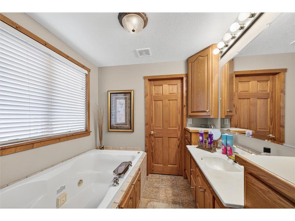 8580 215th Street N Forest Lake MN 55025 - Forest 7044886 image57