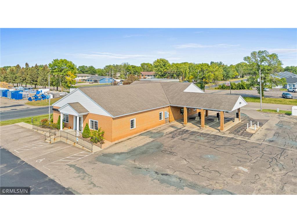 860 Cedar Street Baldwin WI 54002 6602400 image1