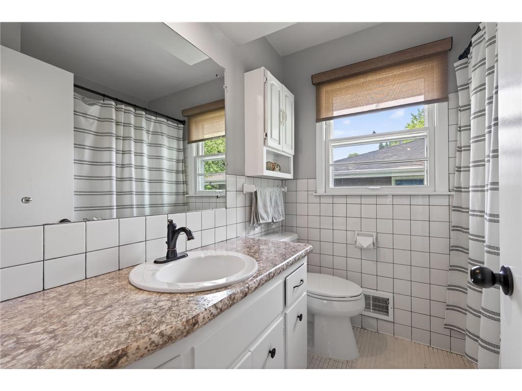 8600 31st Avenue N Crystal MN 55427 7058426 image34