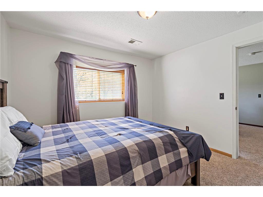 8600 Pineview Lane N Maple Grove MN 55369 7071703 image37