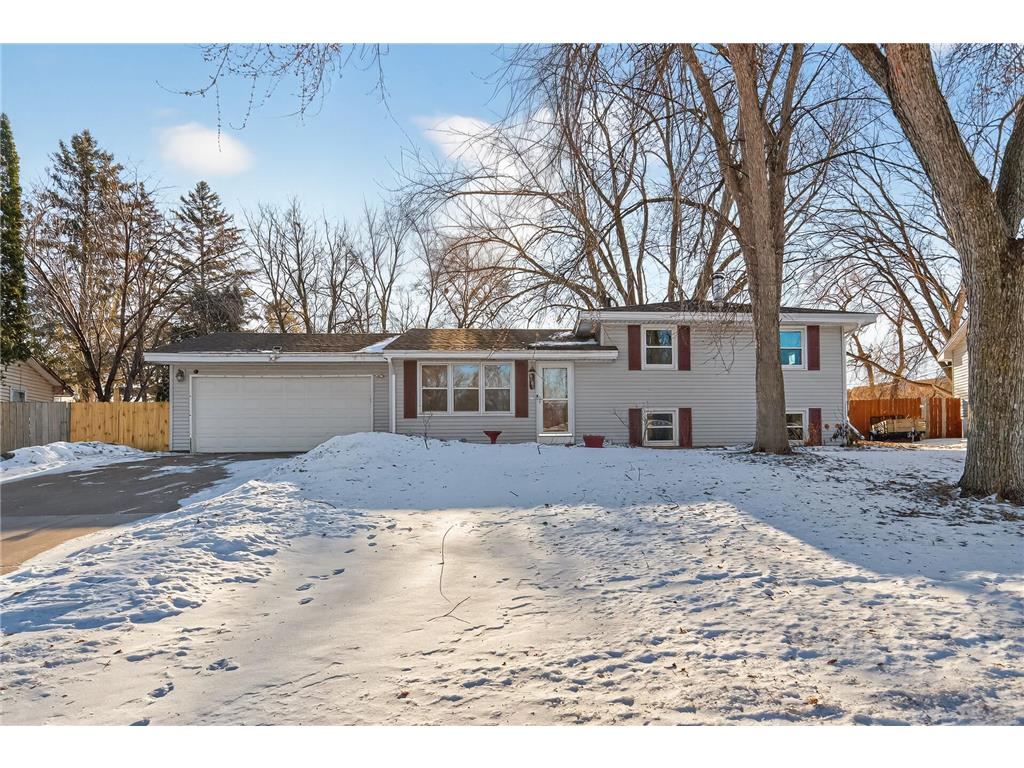8601 Cherokee Drive N Brooklyn Park MN 55428 7014299 image1