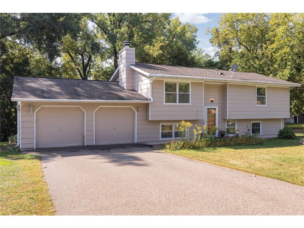 8601 Green Haven Drive Brooklyn Park MN 55445 6262977 image1