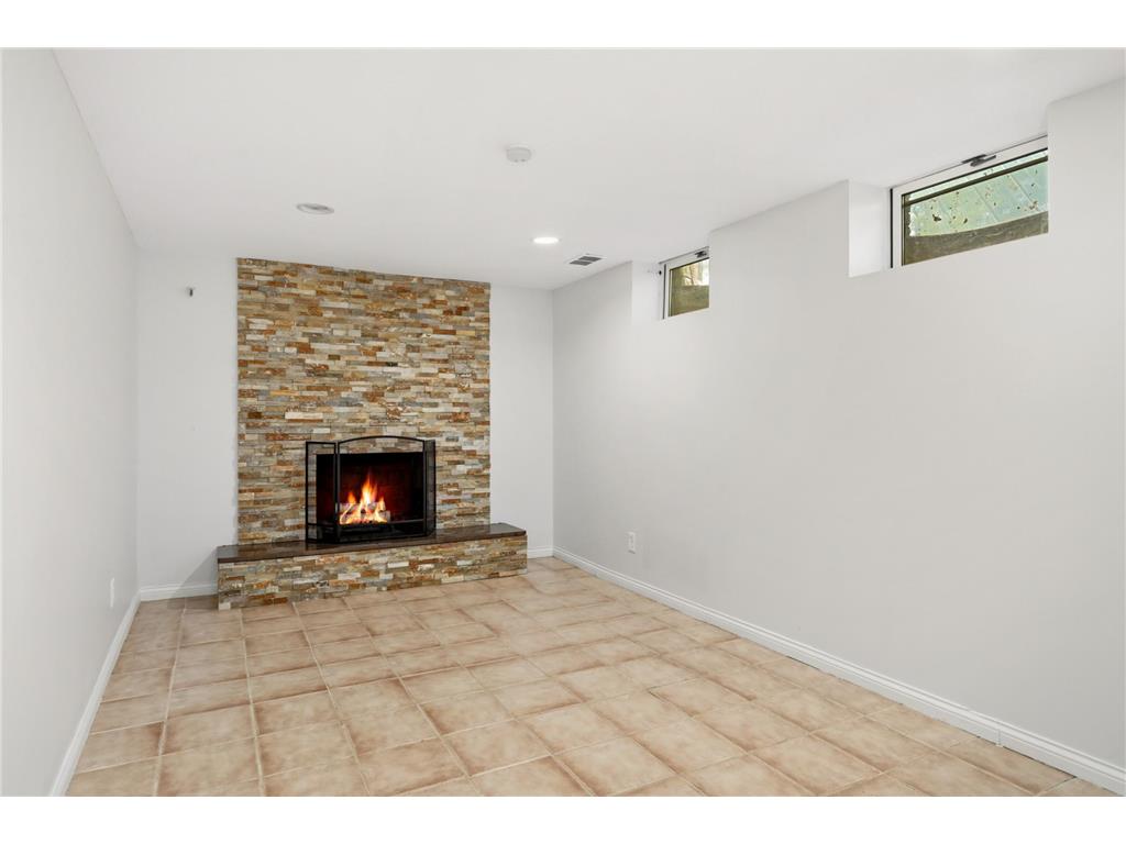 8609 W River Road Brooklyn Park MN 55444 7091818 image15