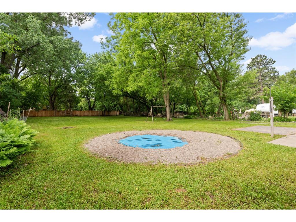 8609 W River Road Brooklyn Park MN 55444 7091818 image24