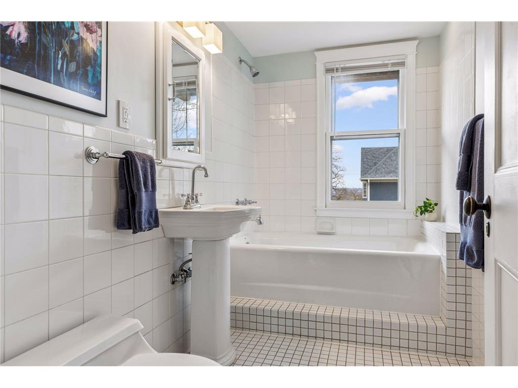 862 Linwood Avenue Saint Paul MN 55105 6806069 image34