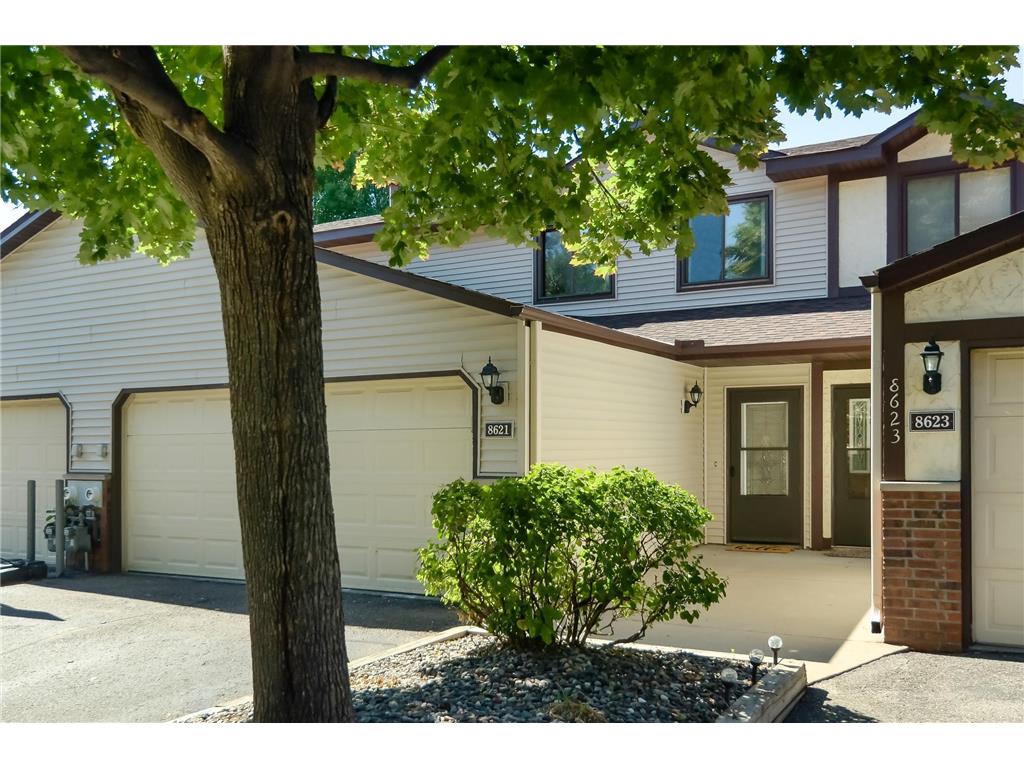 8621 Maplebrook Parkway N Brooklyn Park MN 55445 6418810 image1