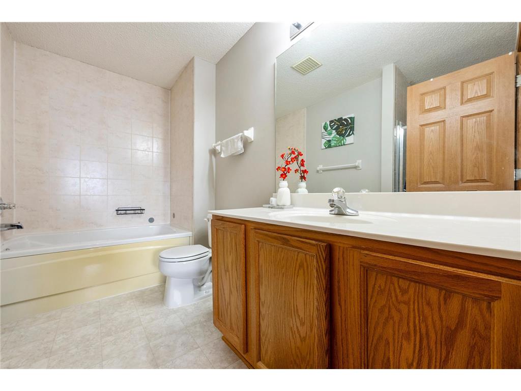 8622 Savanna Oaks Bay #K Woodbury MN 55125 7024784 image20