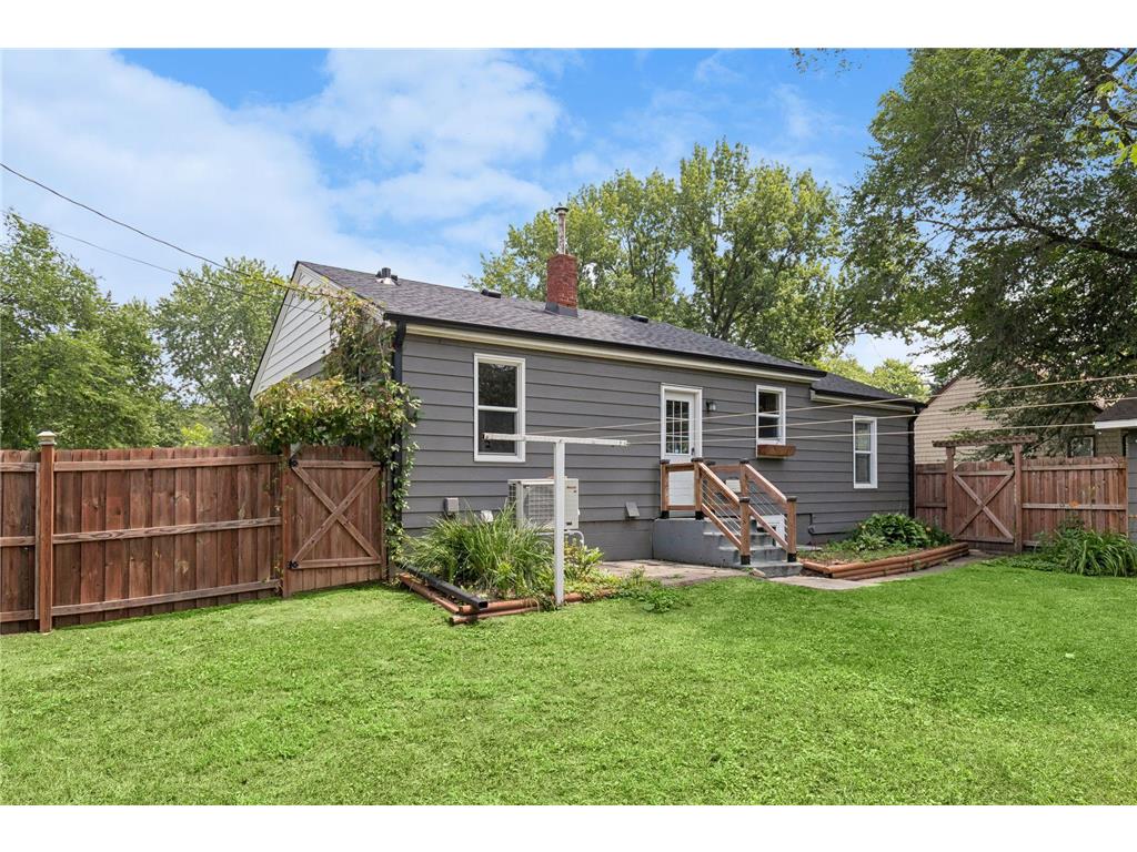 8630 Goodhue Street NE Blaine MN 55449 7082547 image37