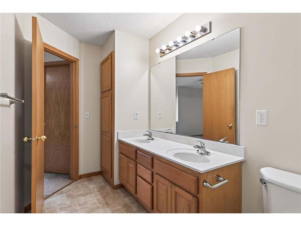 8635 Tessman Circle N Brooklyn Park MN 55445 7026333 image23
