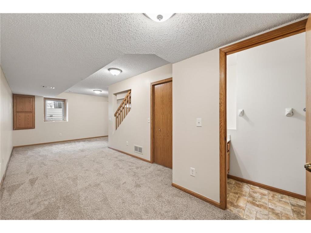 8635 Tessman Circle N Brooklyn Park MN 55445 7026333 image34