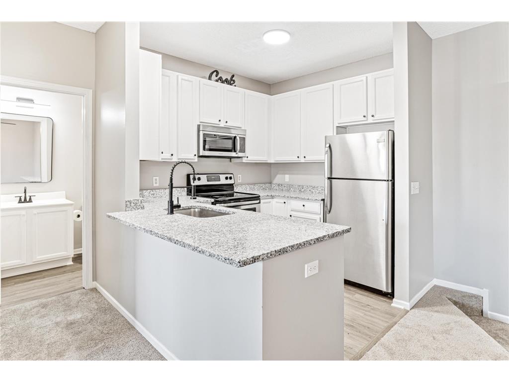 8636 Savanna Oaks Bay #H Woodbury MN 55125 6493118 image1