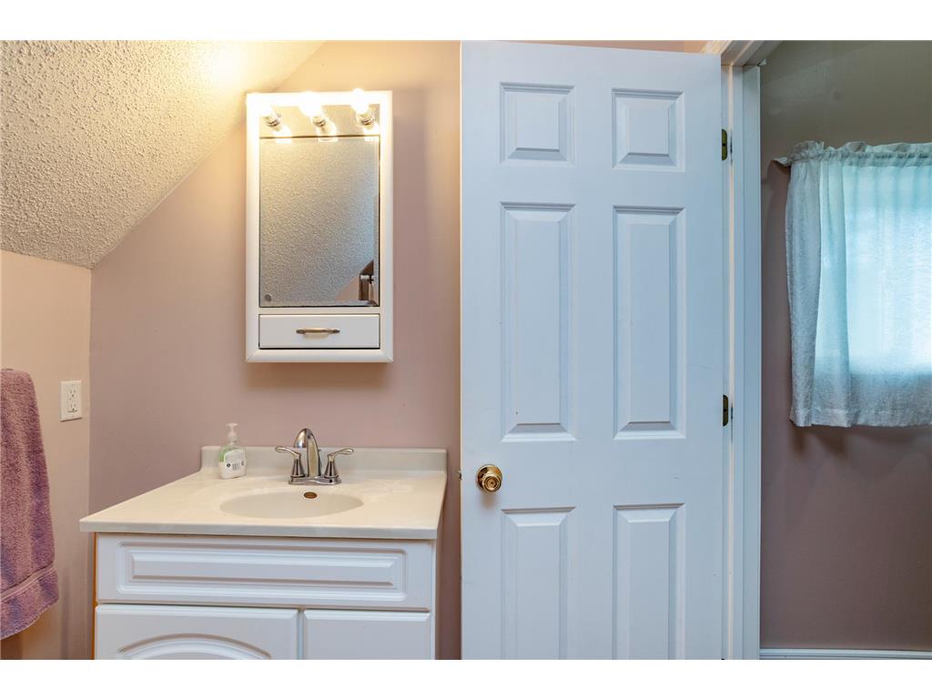 864 Lawson Avenue E Saint Paul MN 55106 6797488 image20