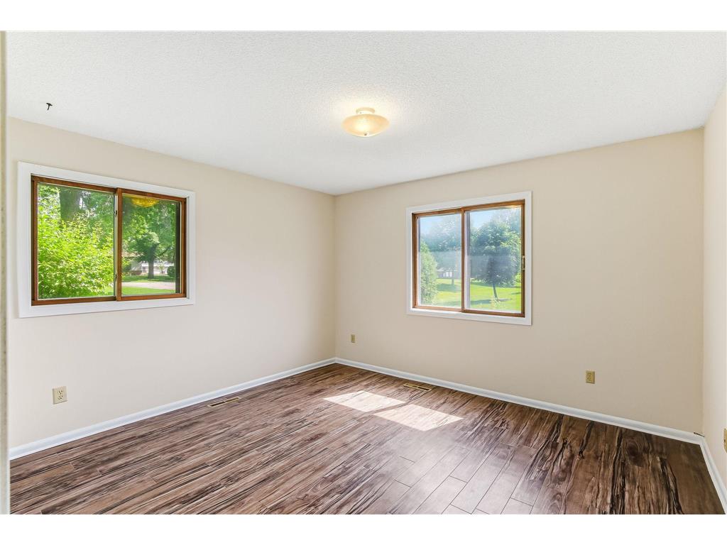 8642 S Maplebrook Circle Brooklyn Park MN 55445 7085584 image11