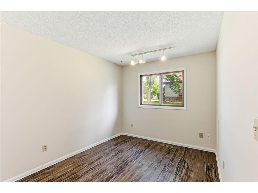 8642 S Maplebrook Circle Brooklyn Park MN 55445 7085584 image13