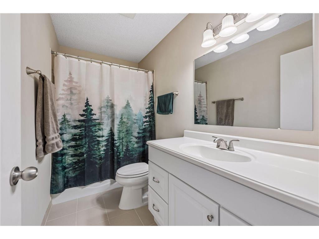 8646 S Maplebrook Circle Brooklyn Park MN 55445 7075935 image14