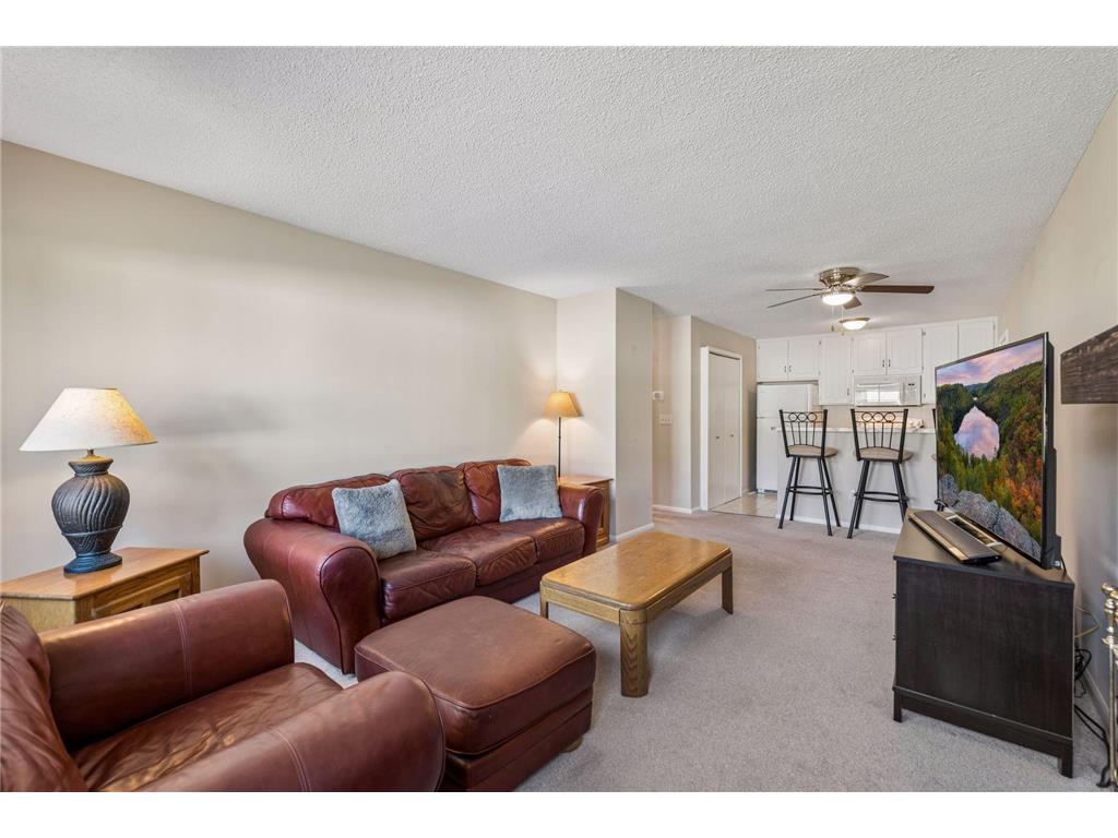 8646 S Maplebrook Circle Brooklyn Park MN 55445 7075935 image4