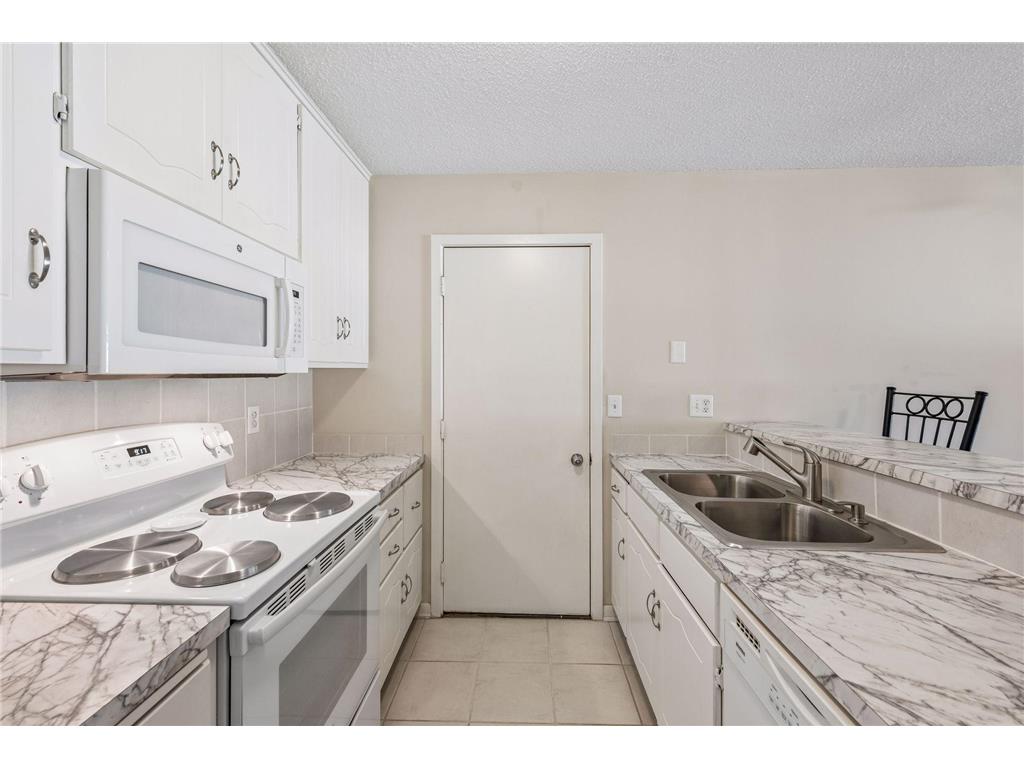 8646 S Maplebrook Circle Brooklyn Park MN 55445 7075935 image9