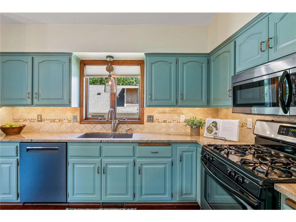8648 Park Avenue Saint Bonifacius MN 55375 7059282 image17