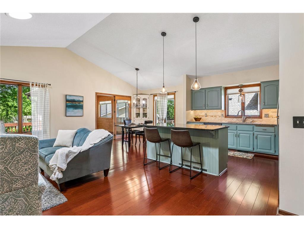 8648 Park Avenue Saint Bonifacius MN 55375 7059282 image8