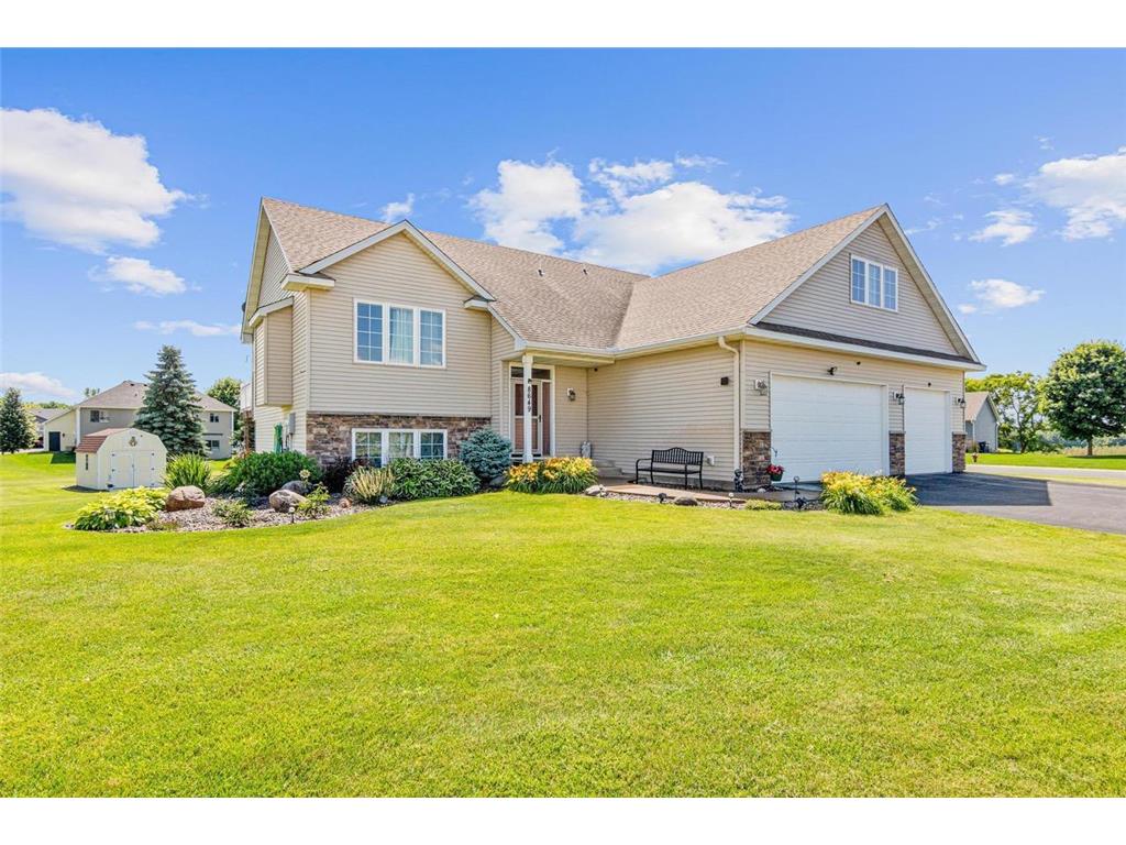 8649 Independence Drive Chisago City MN 55013 6817881 image1