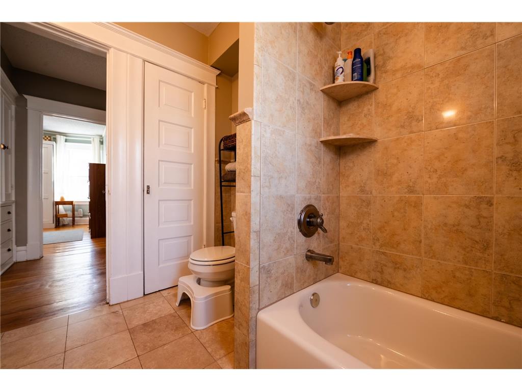 865 St Clair Avenue Saint Paul MN 55105 7028988 image23