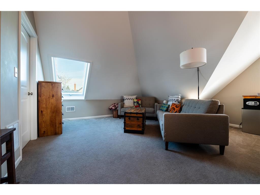 865 St Clair Avenue Saint Paul MN 55105 7028988 image29