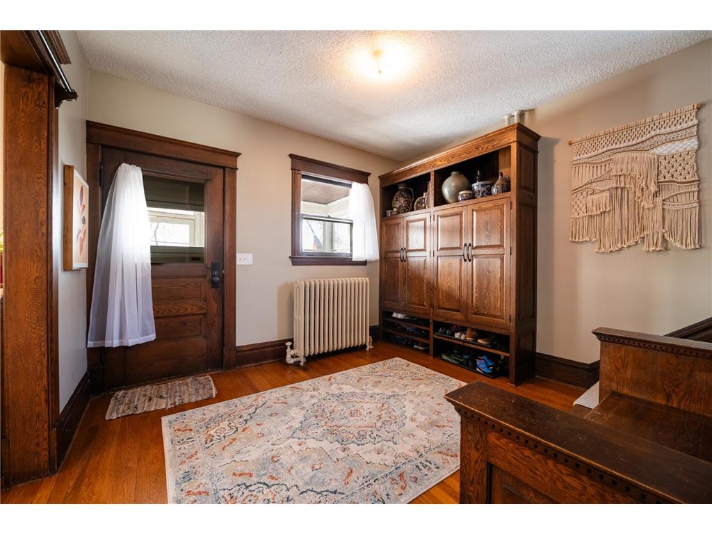 865 St Clair Avenue Saint Paul MN 55105 7028988 image3