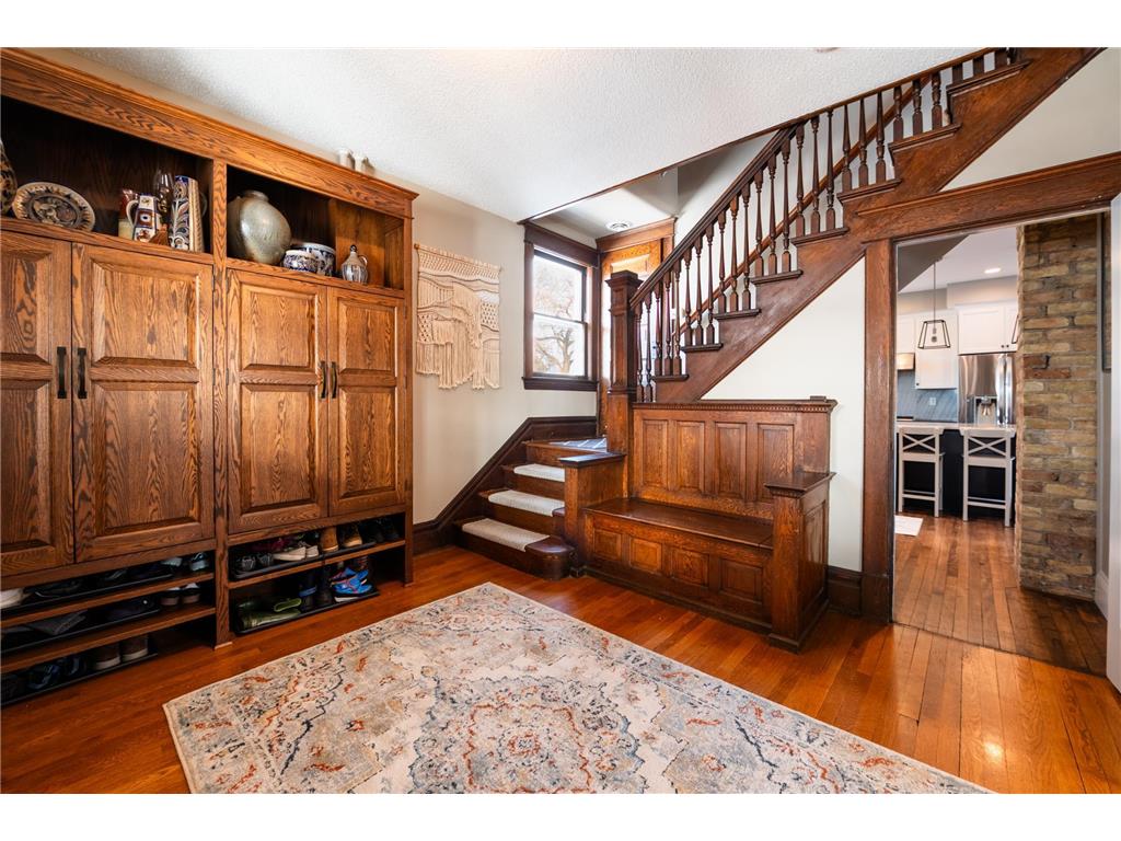 865 St Clair Avenue Saint Paul MN 55105 7028988 image4