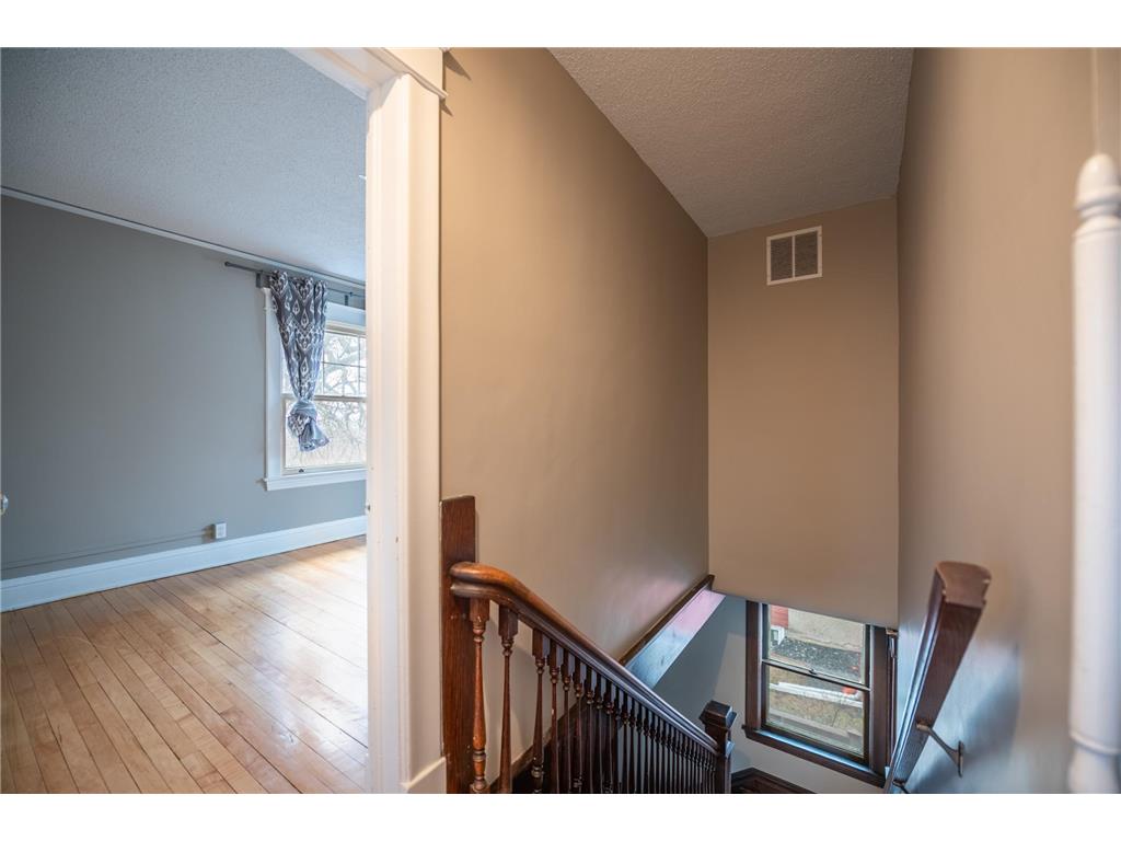 865 St Clair Avenue Saint Paul MN 55105 7028988 image67