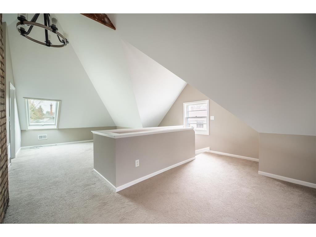 865 St Clair Avenue Saint Paul MN 55105 7028988 image70