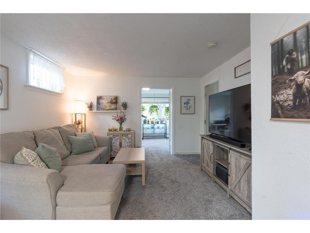 865 Thomas Avenue Saint Paul MN 55104 7081335 image10