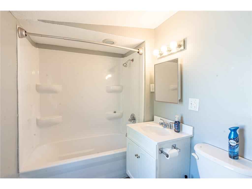 865 Thomas Avenue Saint Paul MN 55104 7081335 image32