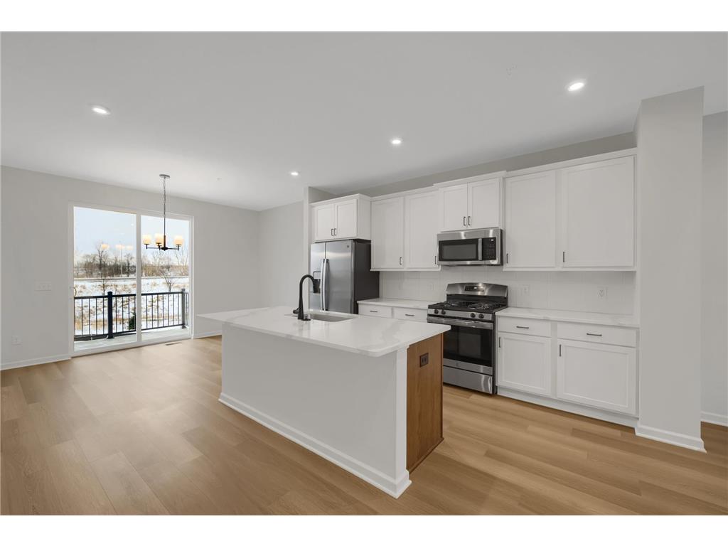 8652 Kenyon Court NE #B Blaine MN 55449 6502707 image1