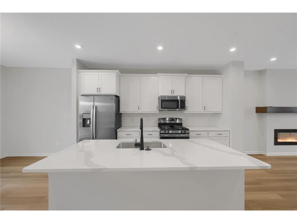 8652 Kenyon Court NE #E Blaine MN 55449 6502729 image1