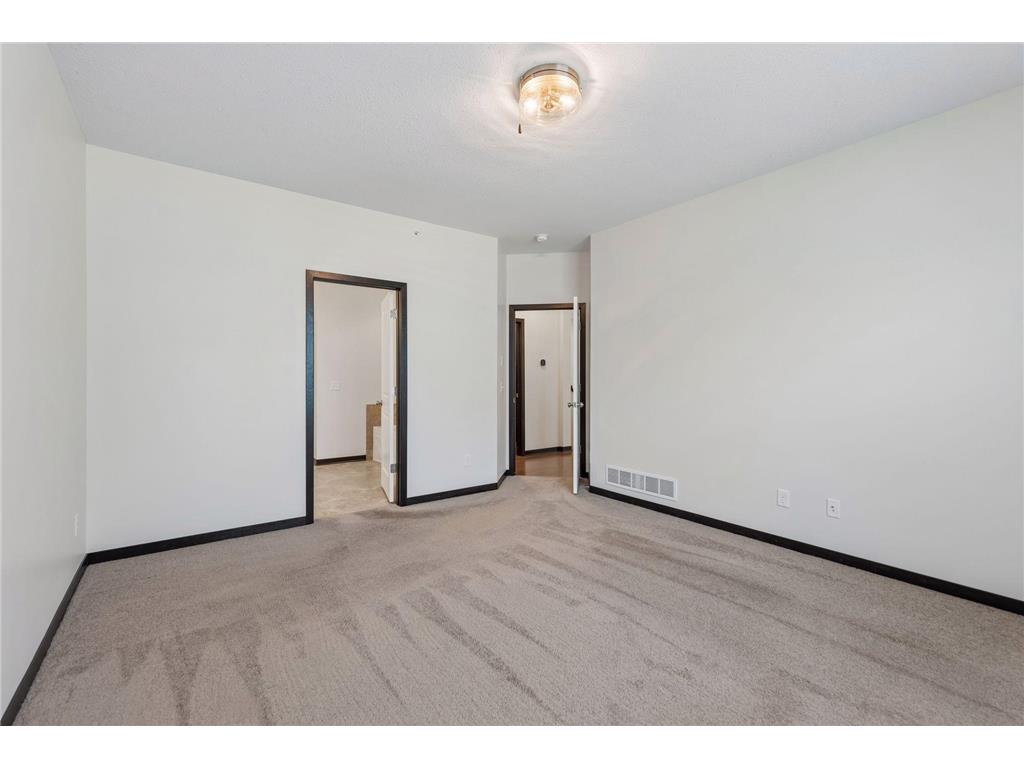 8652 Lake Riley Drive Chanhassen MN 55317 - Riley 7060004 image21