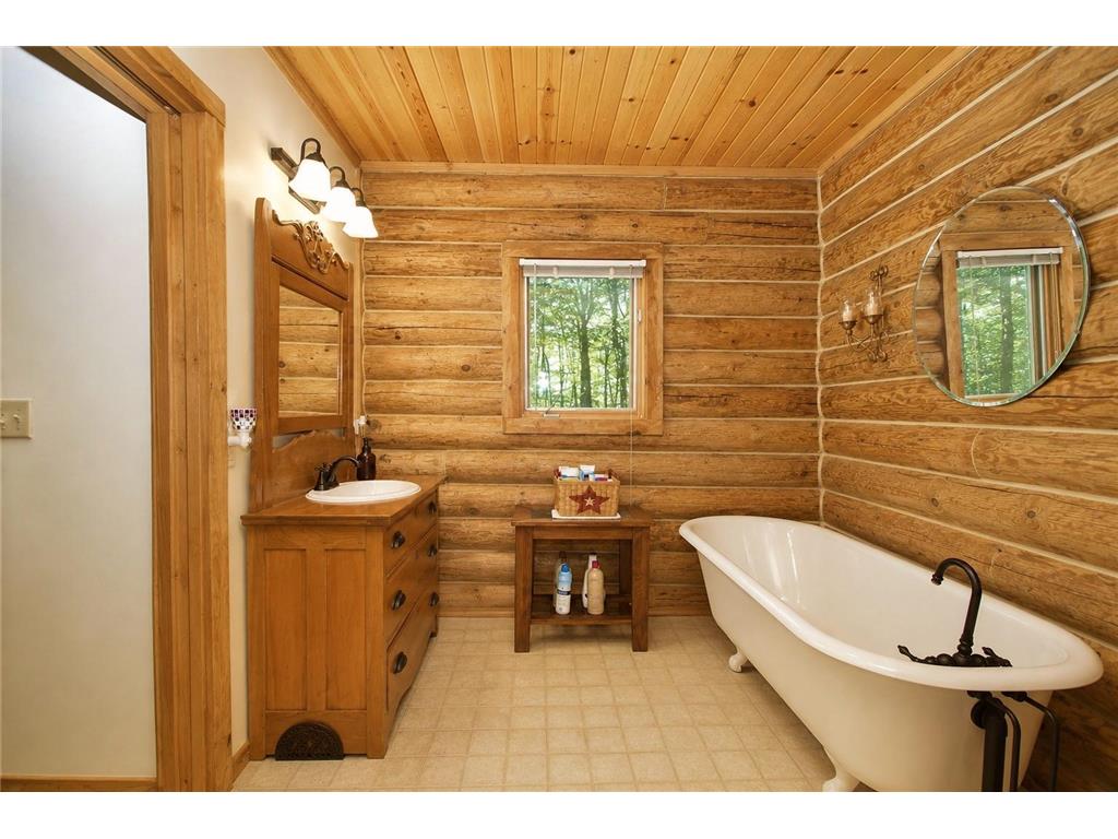 8654 N Ochu Road Bass Lake Twp WI 54843 7077558 image14
