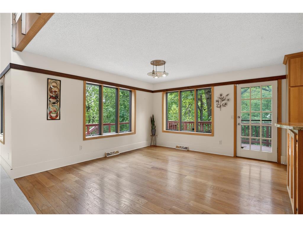8655 Hunters Way Apple Valley MN 55124 7069873 image10