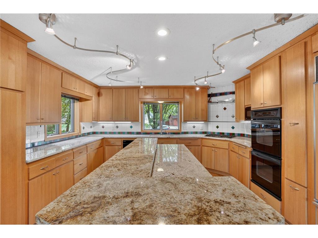 8655 Hunters Way Apple Valley MN 55124 7069873 image15