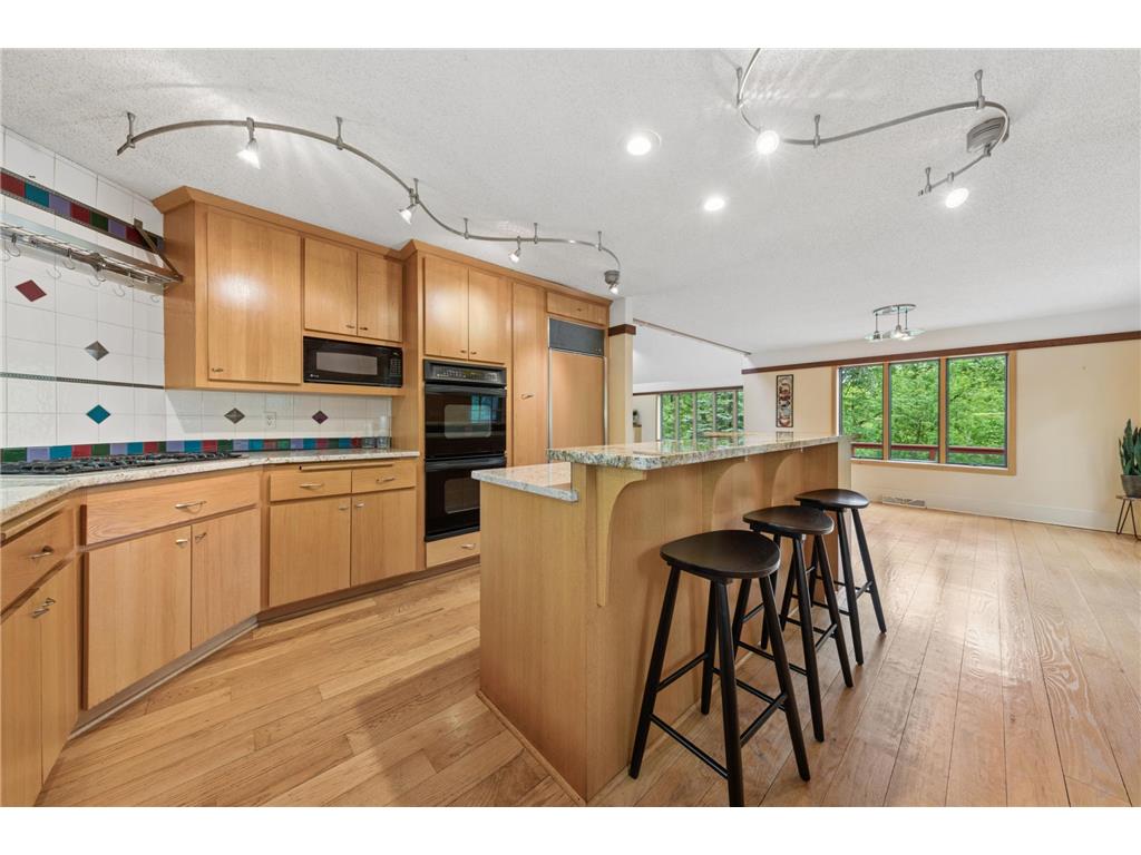 8655 Hunters Way Apple Valley MN 55124 7069873 image18
