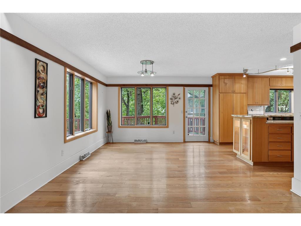 8655 Hunters Way Apple Valley MN 55124 7069873 image19