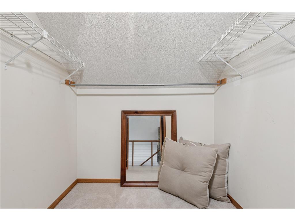 8655 Hunters Way Apple Valley MN 55124 7069873 image27