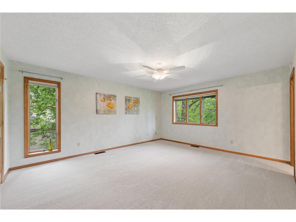 8655 Hunters Way Apple Valley MN 55124 7069873 image28