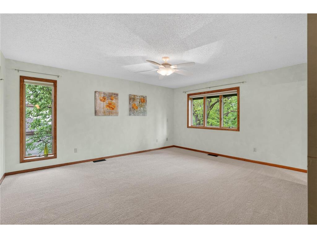 8655 Hunters Way Apple Valley MN 55124 7069873 image29
